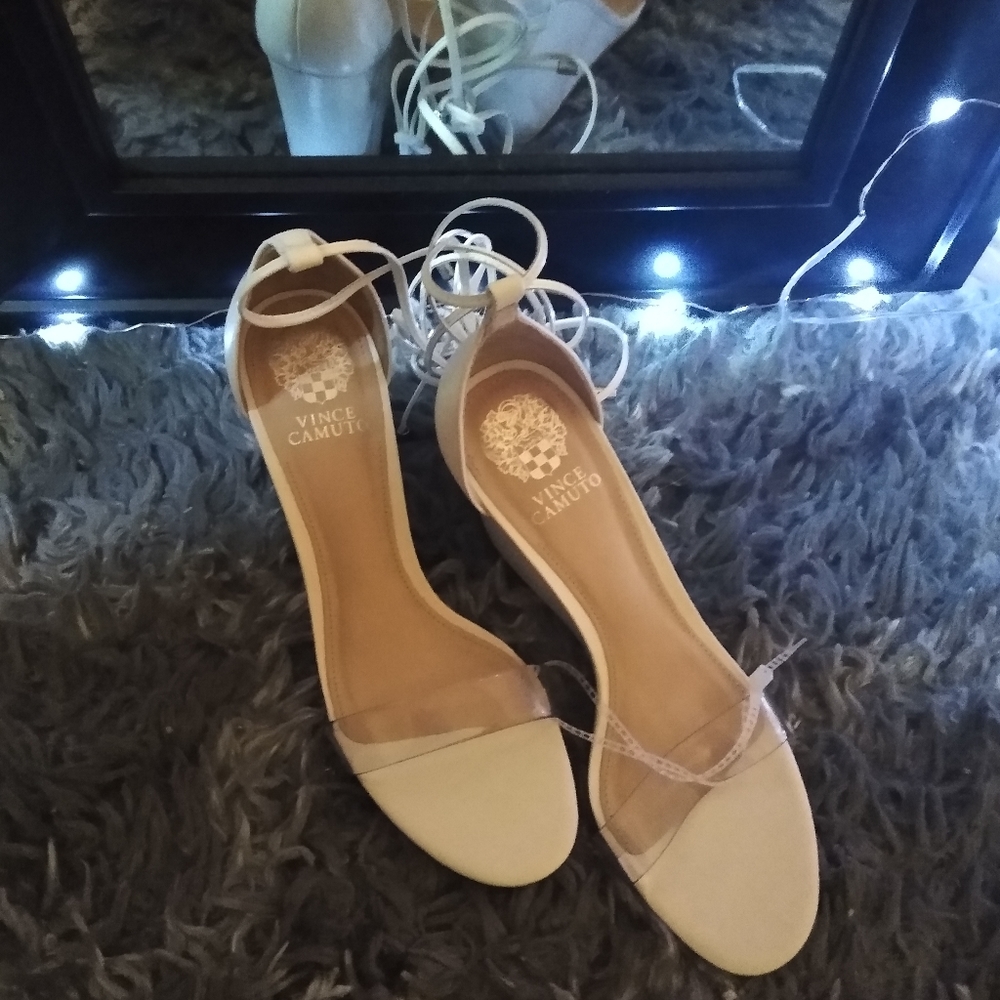 Shoe - Picture 2 of 3